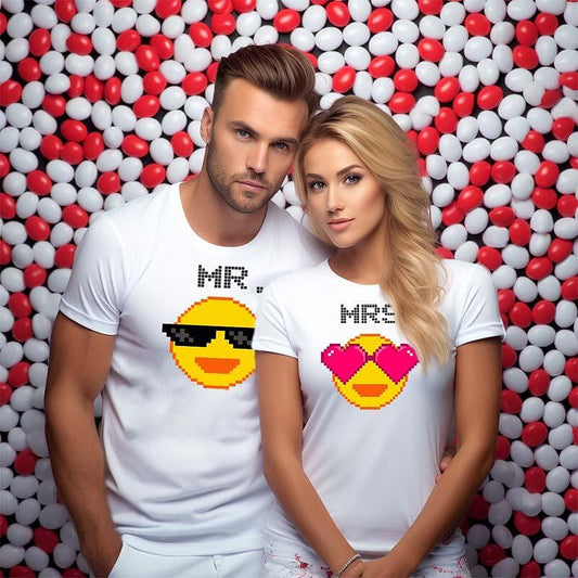 Два броя тениски в различни цветове за Мъж и Жена Emoji